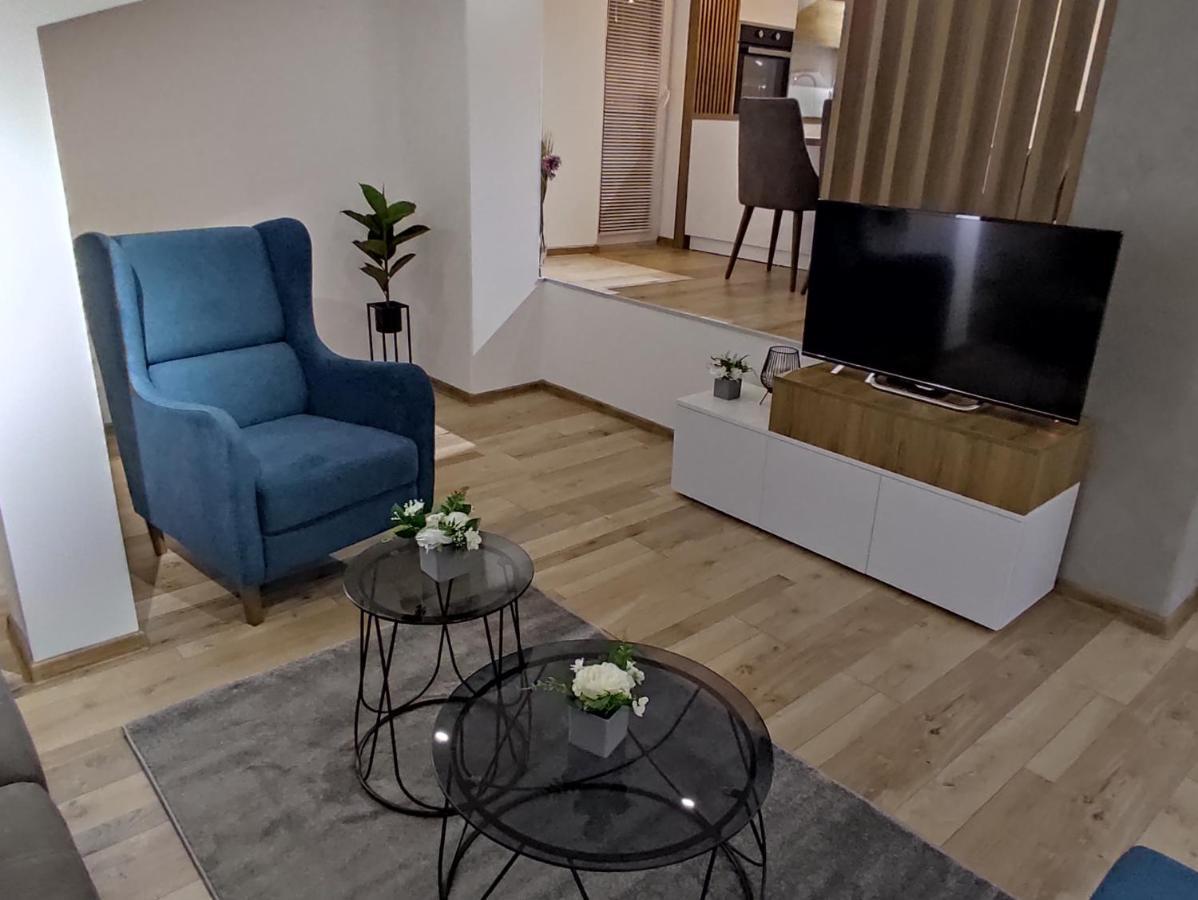 Sky Luxury Appartement Arandelovac Buitenkant foto