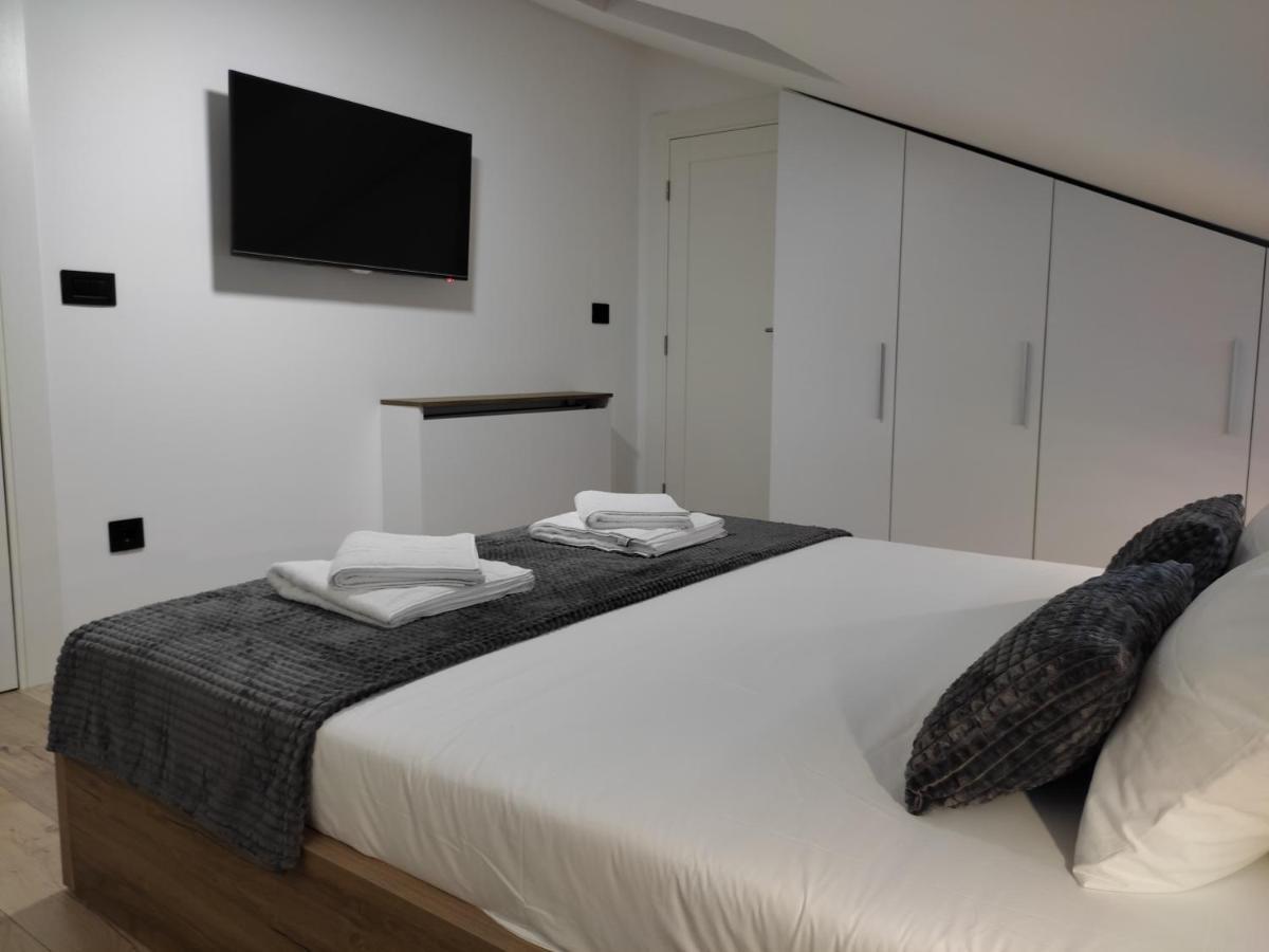 Sky Luxury Appartement Arandelovac Buitenkant foto
