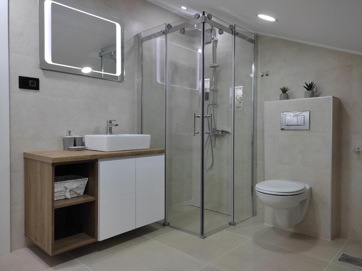Sky Luxury Appartement Arandelovac Buitenkant foto