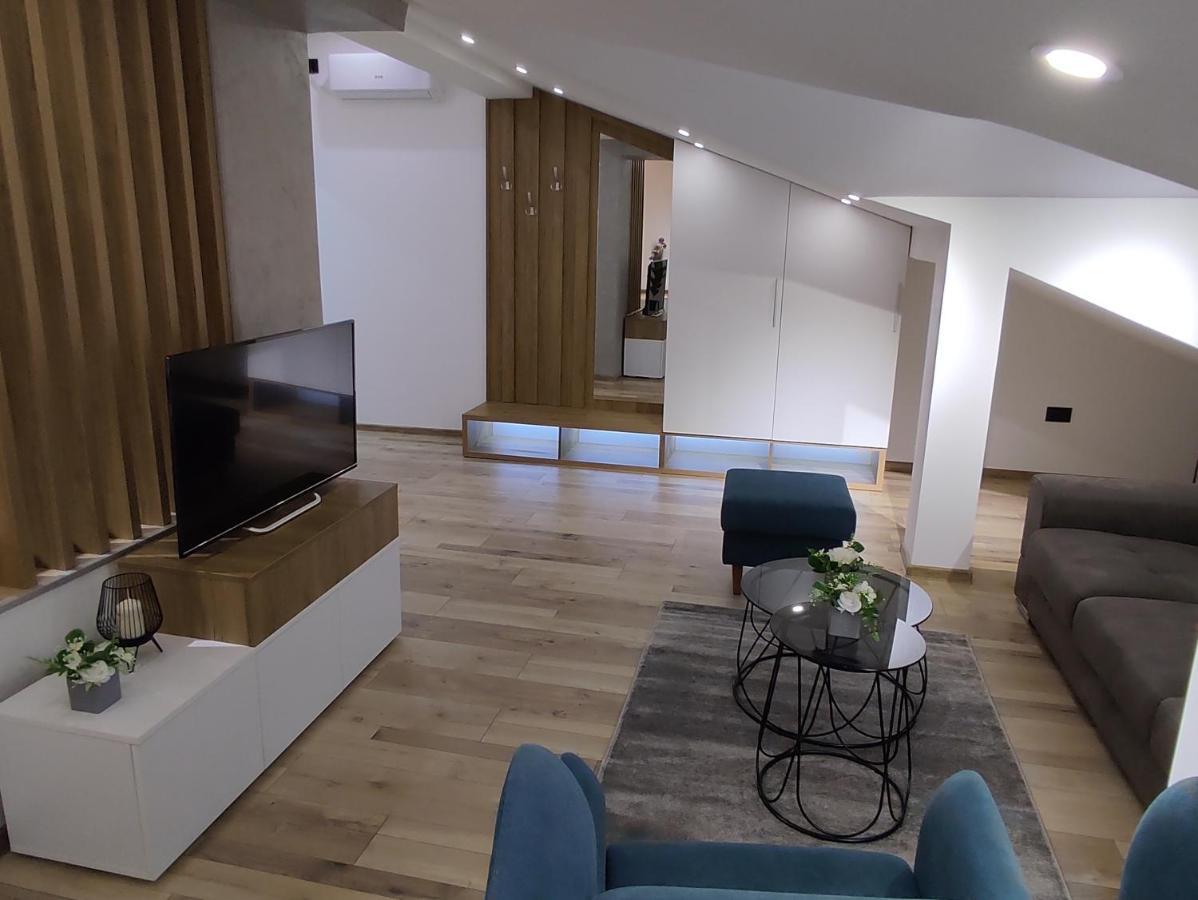 Sky Luxury Appartement Arandelovac Buitenkant foto