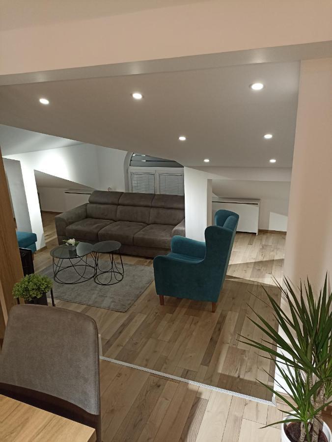Sky Luxury Appartement Arandelovac Buitenkant foto